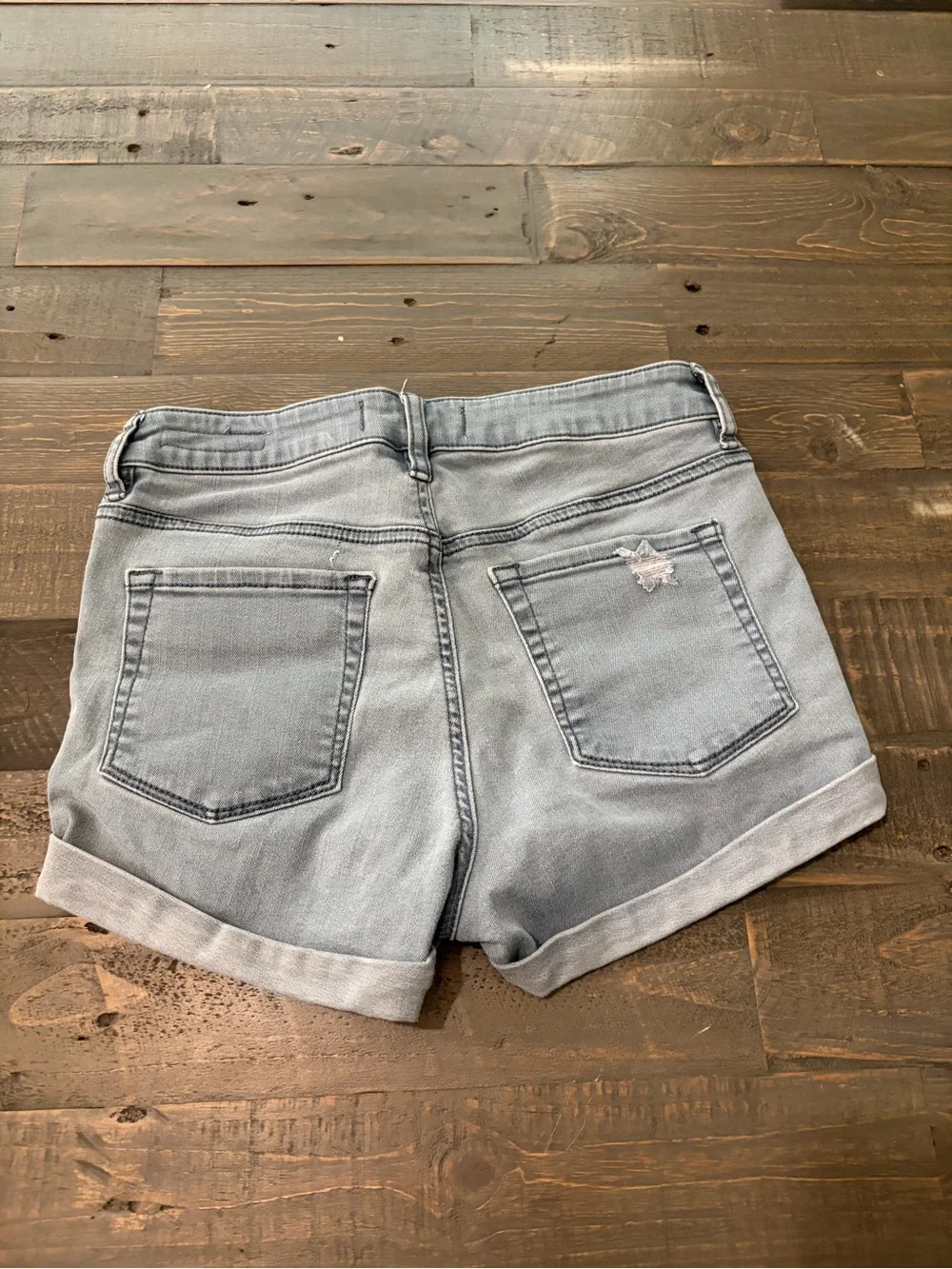 PacSun Bullhead Women’s Distressed Denim Shorts Size 26 Light Wash Cuffed